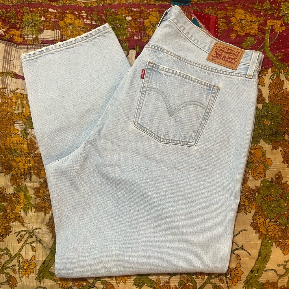 Levi's Classic Light Blue Straight Jeans 501- women’s plus size 18W